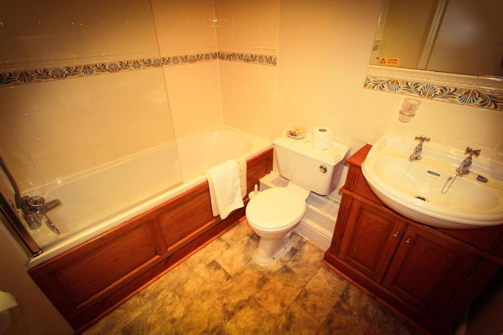 Queens Court Hotel Exeter Room photo