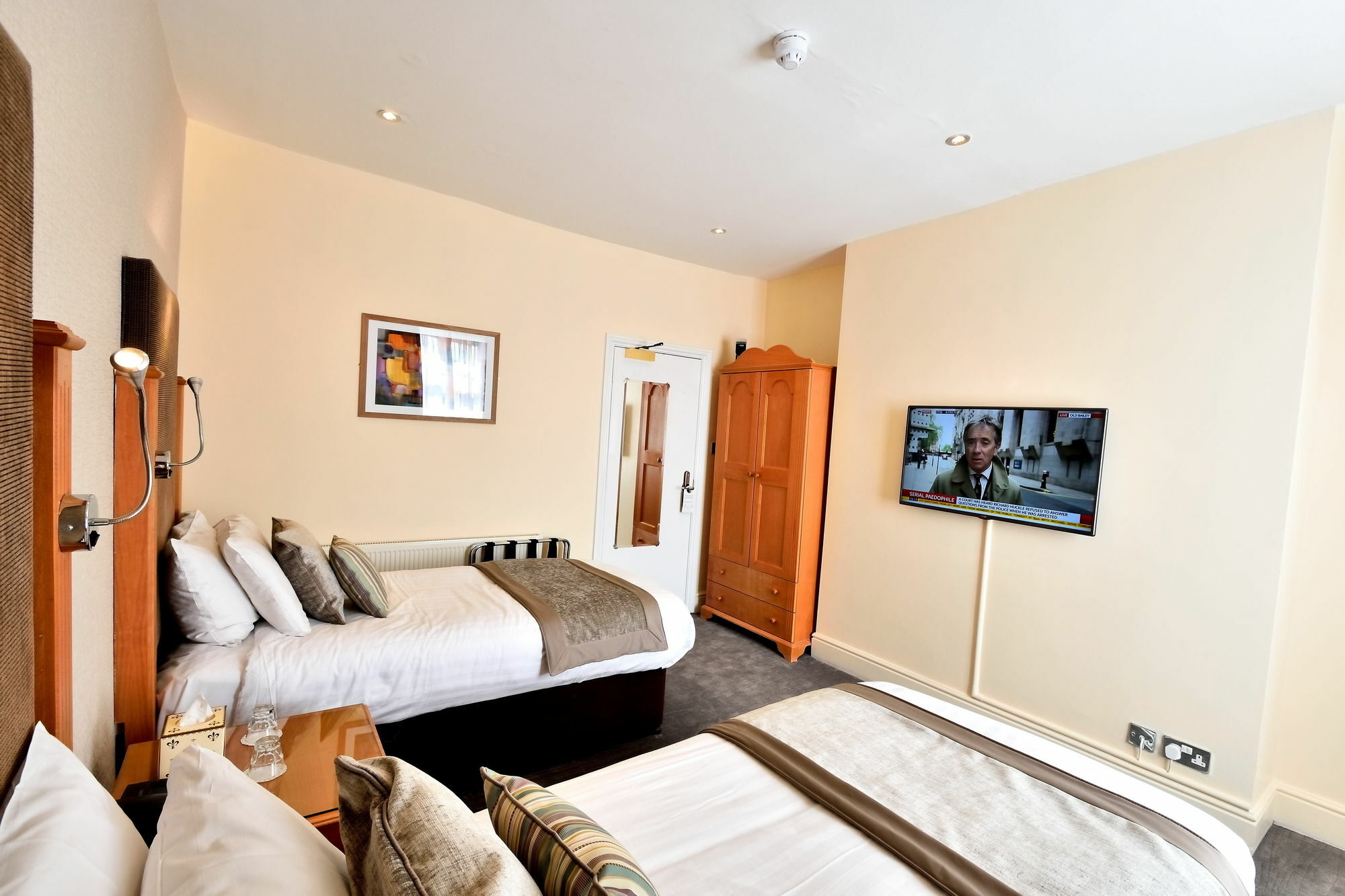 Queens Court Hotel Exeter Exterior photo